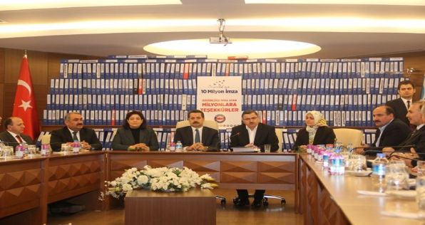 Kamuda Fiili Serbest Kıyafet Uygulaması Başlattık