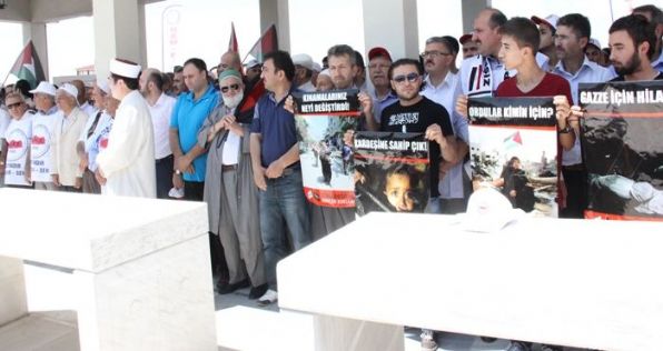 Gazze İçin Alanlara İndik