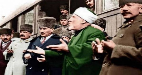 Atatürkü Rahmet ve Minnetle Anıyoruz