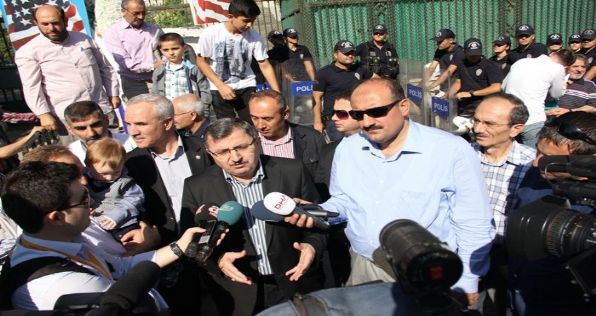 Bayramlaşma Törenimizi Mısır Büyükelçiliği Önünde Yaptık