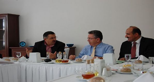 YÖK Başkanı İle Görüşüldü