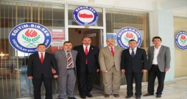 Memur-Sen Genel Sekreteri ve Toç Bir-Sen Genel Başkanı Günay Kaya Karabükteydi.